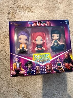 K-Pop Demon Hunters 3-Pack Collectible Figures - Purple, Red, Black